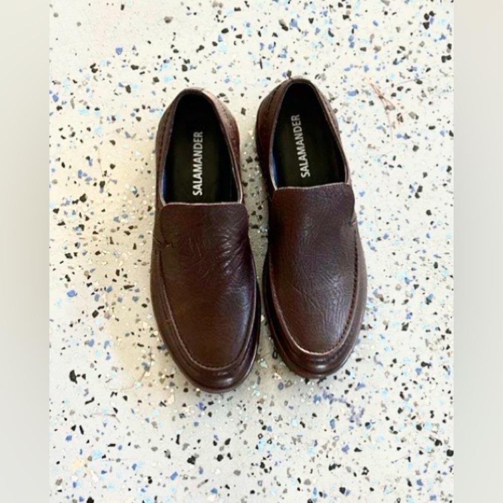 NWOT Vintage Men’s Classic Brown Leather Loafers